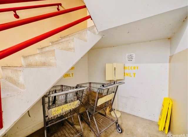 2140 Kuhio Avenue 2105, Honolulu, HI 96815