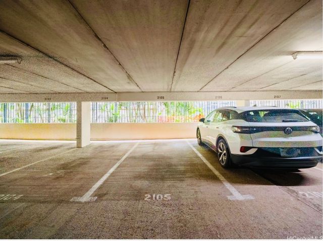 2140 Kuhio Avenue 2105, Honolulu, HI 96815