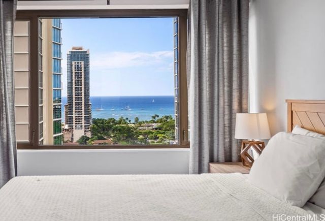 2140 Kuhio Avenue 2105, Honolulu, HI 96815