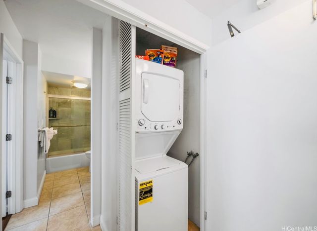 2140 Kuhio Avenue 2105, Honolulu, HI 96815