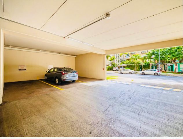 2140 Kuhio Avenue 2105, Honolulu, HI 96815