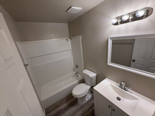 4833 E Lane Avenue, Fresno, CA 93727