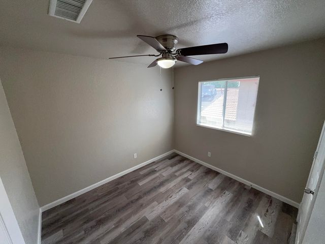 4833 E Lane Avenue, Fresno, CA 93727