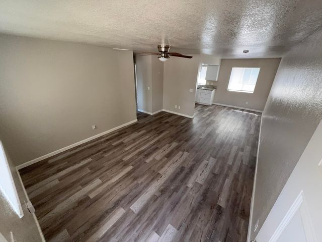 4833 E Lane Avenue, Fresno, CA 93727