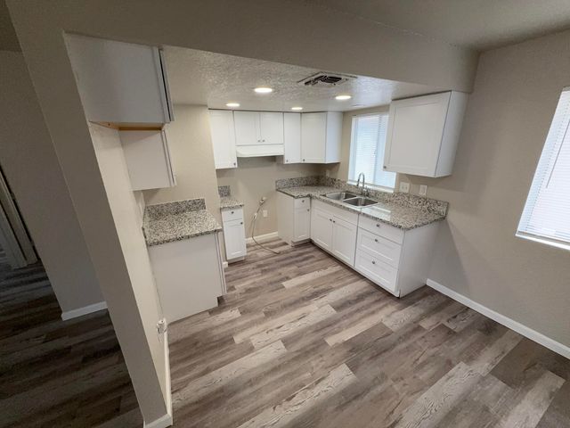 4833 E Lane Avenue, Fresno, CA 93727
