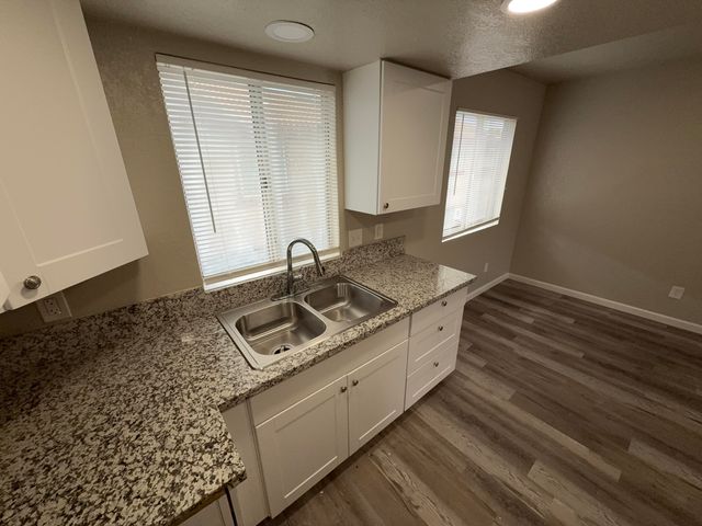 4833 E Lane Avenue, Fresno, CA 93727