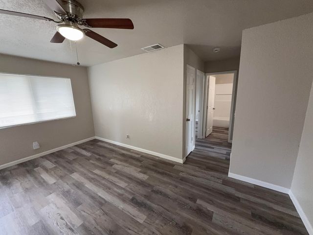 4833 E Lane Avenue, Fresno, CA 93727