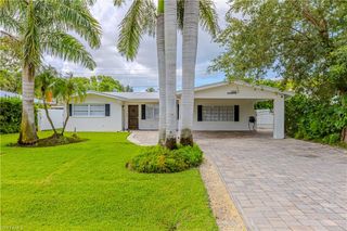 1300 Hilltop DR, Naples, FL 34103