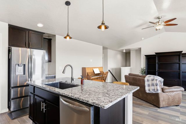 2025 N Thistle Dr, Kuna, ID 83634