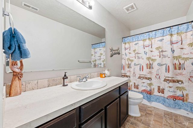 2025 N Thistle Dr, Kuna, ID 83634