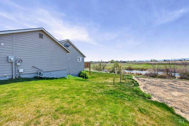 2025 N Thistle Dr, Kuna, ID 83634