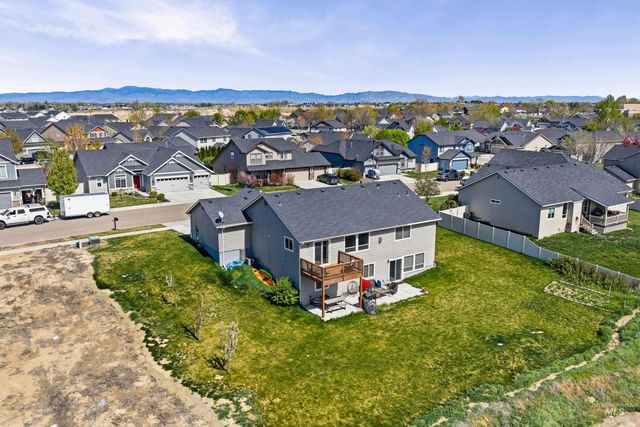 2025 N Thistle Dr, Kuna, ID 83634