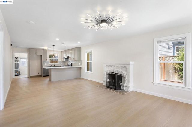 2215 E 29th Street, Oakland, CA 94606