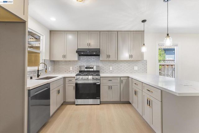 2215 E 29th Street, Oakland, CA 94606