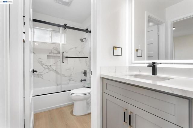 2215 E 29th Street, Oakland, CA 94606