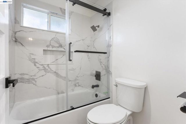 2215 E 29th Street, Oakland, CA 94606