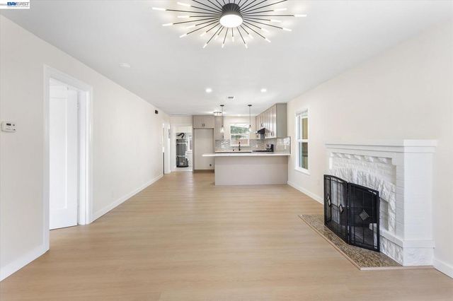 2215 E 29th Street, Oakland, CA 94606