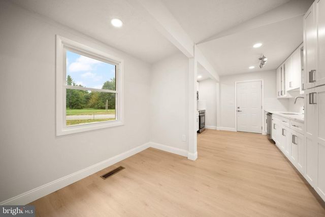 13700 MARBURY LN, Woodbridge, VA 22191