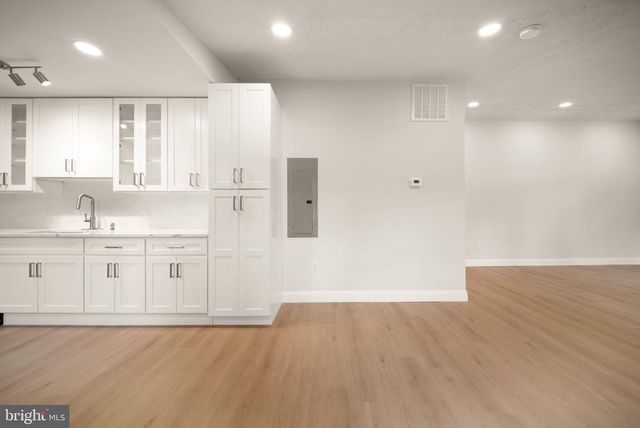 13700 MARBURY LN, Woodbridge, VA 22191