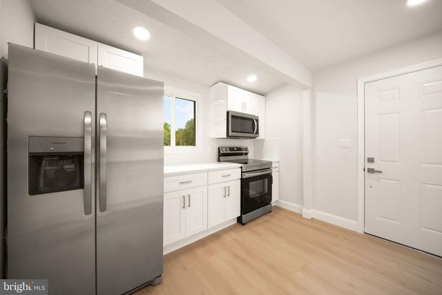 13700 MARBURY LN, Woodbridge, VA 22191