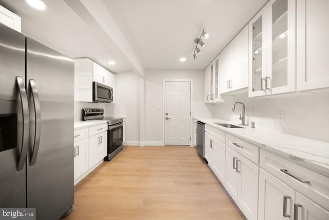 13700 MARBURY LN, Woodbridge, VA 22191