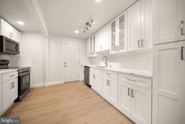 13700 MARBURY LN, Woodbridge, VA 22191