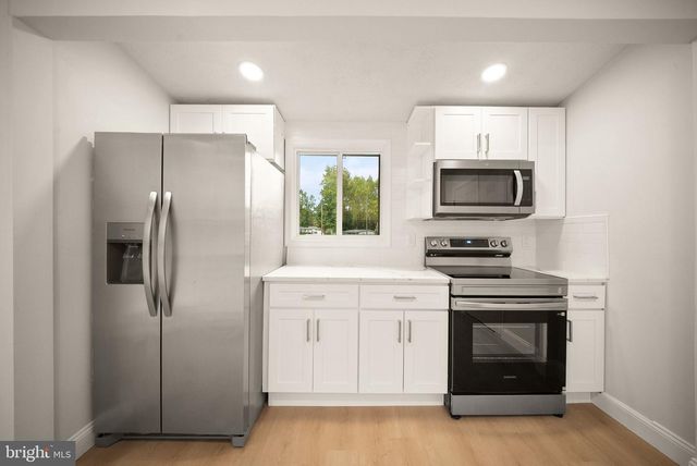 13700 MARBURY LN, Woodbridge, VA 22191