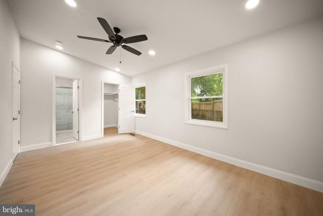 13700 MARBURY LN, Woodbridge, VA 22191