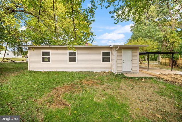 13700 MARBURY LN, Woodbridge, VA 22191