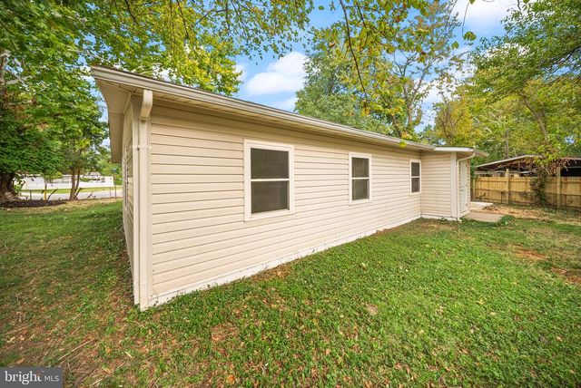 13700 MARBURY LN, Woodbridge, VA 22191