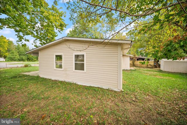 13700 MARBURY LN, Woodbridge, VA 22191