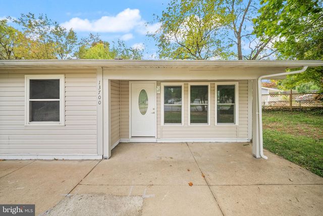 13700 MARBURY LN, Woodbridge, VA 22191