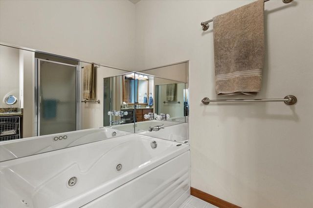 501 Drumlin COVE, Slinger, WI 53086