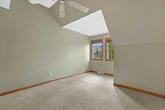 501 Drumlin COVE, Slinger, WI 53086
