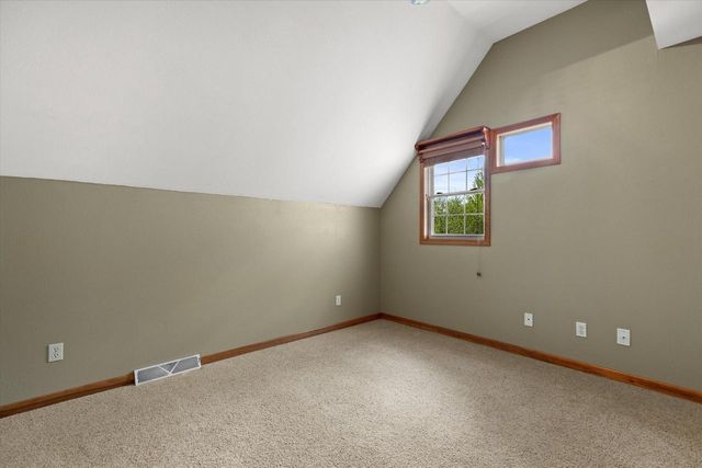 501 Drumlin COVE, Slinger, WI 53086