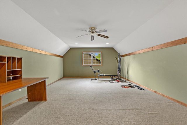 501 Drumlin COVE, Slinger, WI 53086