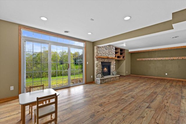 501 Drumlin COVE, Slinger, WI 53086