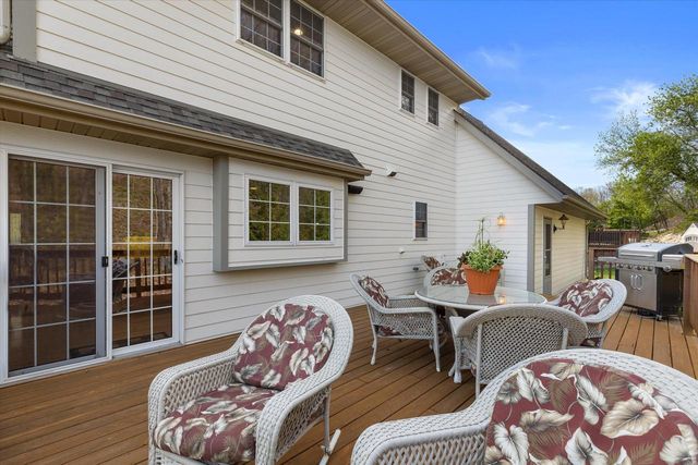501 Drumlin COVE, Slinger, WI 53086