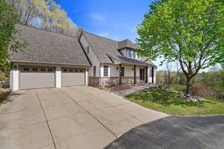 501 Drumlin COVE, Slinger, WI 53086