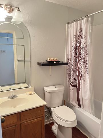 8939 Westbrae Gardens Court, Houston, TX 77031
