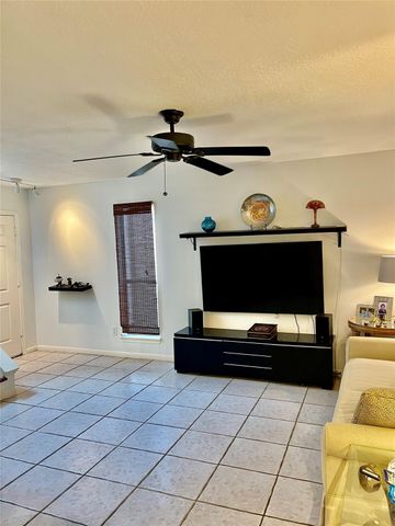 8939 Westbrae Gardens Court, Houston, TX 77031
