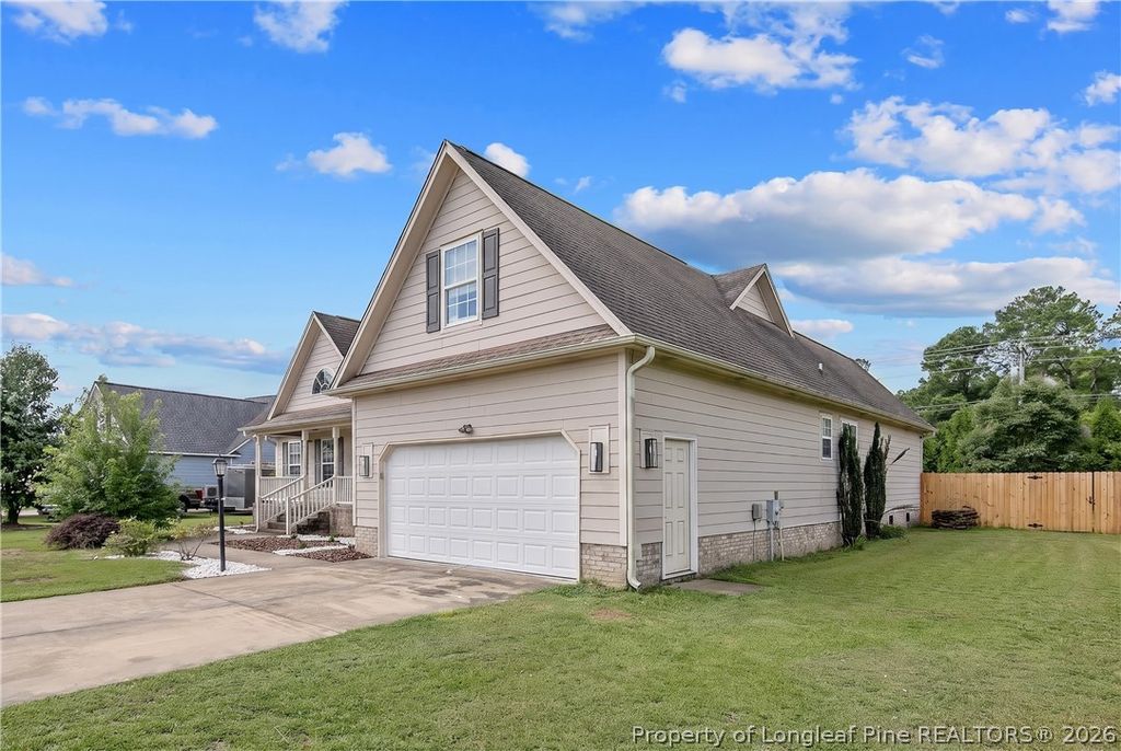 1906 Sunshine Court, Hope Mills, NC 28348 — photo 2