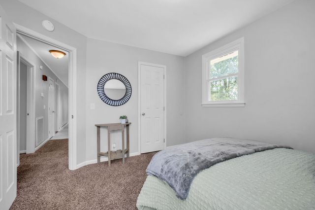 105 Ravenwood Cir, Dickson, TN 37055