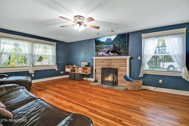 181 Braun St, Crossville, TN 38555