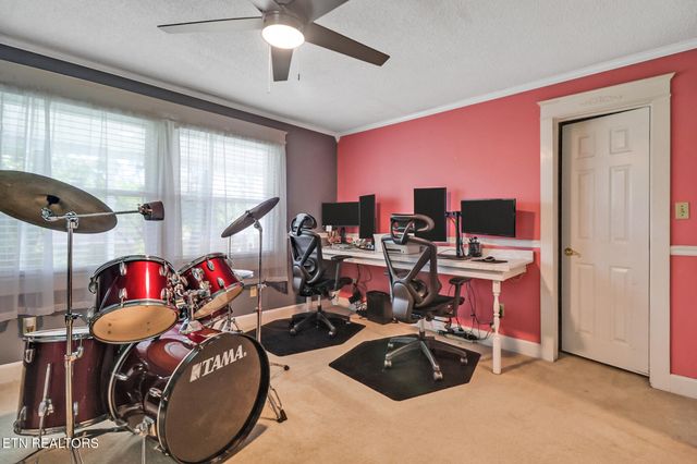 181 Braun St, Crossville, TN 38555