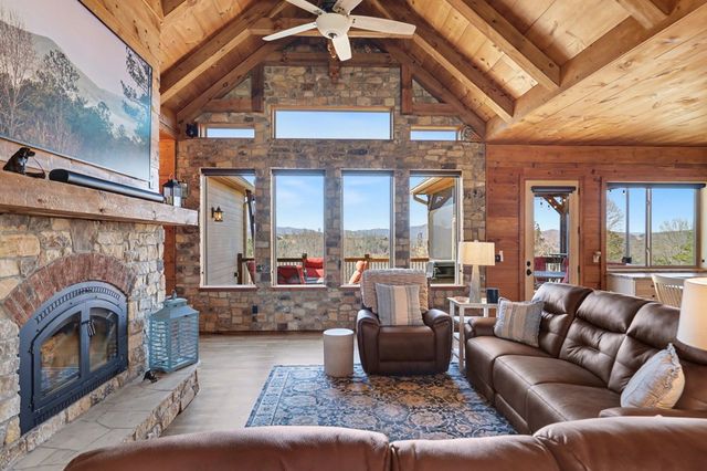 899 Ridge Pointe Way, Blairsville, GA 30512