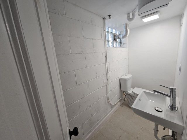 4800 W Green Tree ROAD, Milwaukee, WI 53223