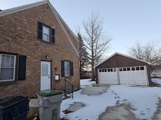 4800 W Green Tree ROAD, Milwaukee, WI 53223