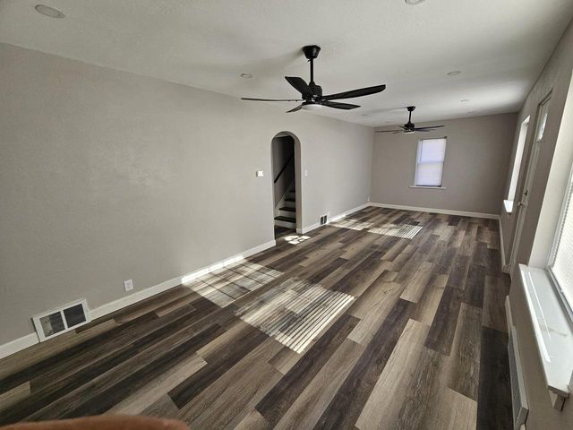 4800 W Green Tree ROAD, Milwaukee, WI 53223