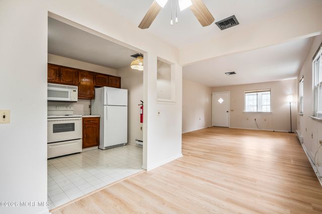 2 Mayflower Place, Whiting, NJ 08759